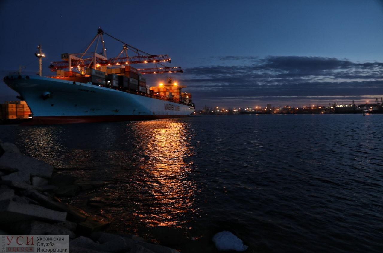 Огни ночного рыбпорта (фоторепортаж) «фото»
