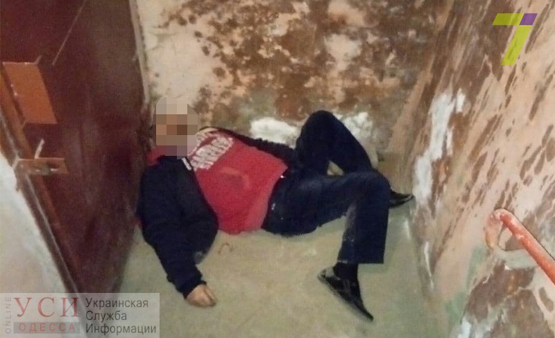 В центре Одессы в подвале жилого дома нашли мертвым коммунальщика «фото»
