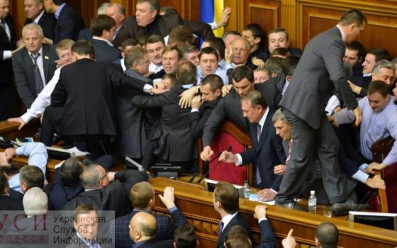 Maybach, Bentley и отель в Болгарии: какую компенсацию одесские нардепы взяли на жилье и проезд, и что у них в декларациях – 2 часть «фото»