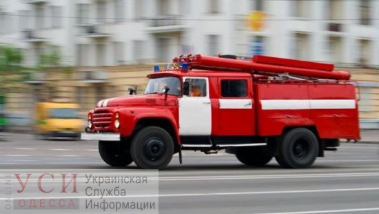 Из-за пожара в пятиэтажке на Генерала Петрова пожарные эвакуировали 80 человек «фото»