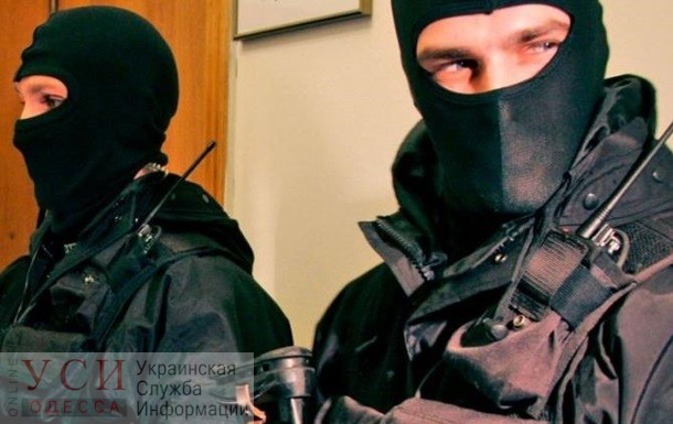 В Одессе сотрудники следственного управления ворвались в офис компании на Фонтане и изымают технику по сомнительным основаниям (видео, документ) «фото»