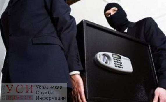 В Одесской области будут судить банду домушников, которые совершили кражу на 2,5 миллиона гривен «фото»