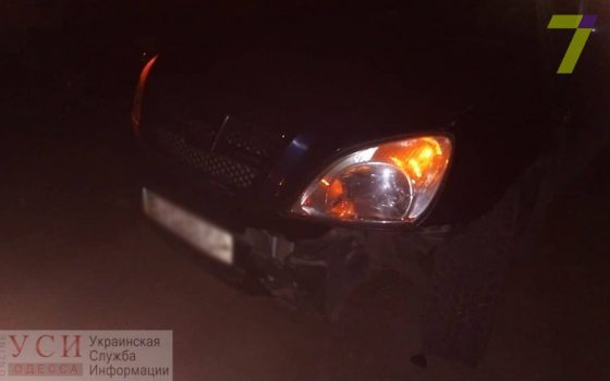 Под Одессой автомобиль насмерть сбил женщину, которая сидела посреди дороги (фото) «фото»