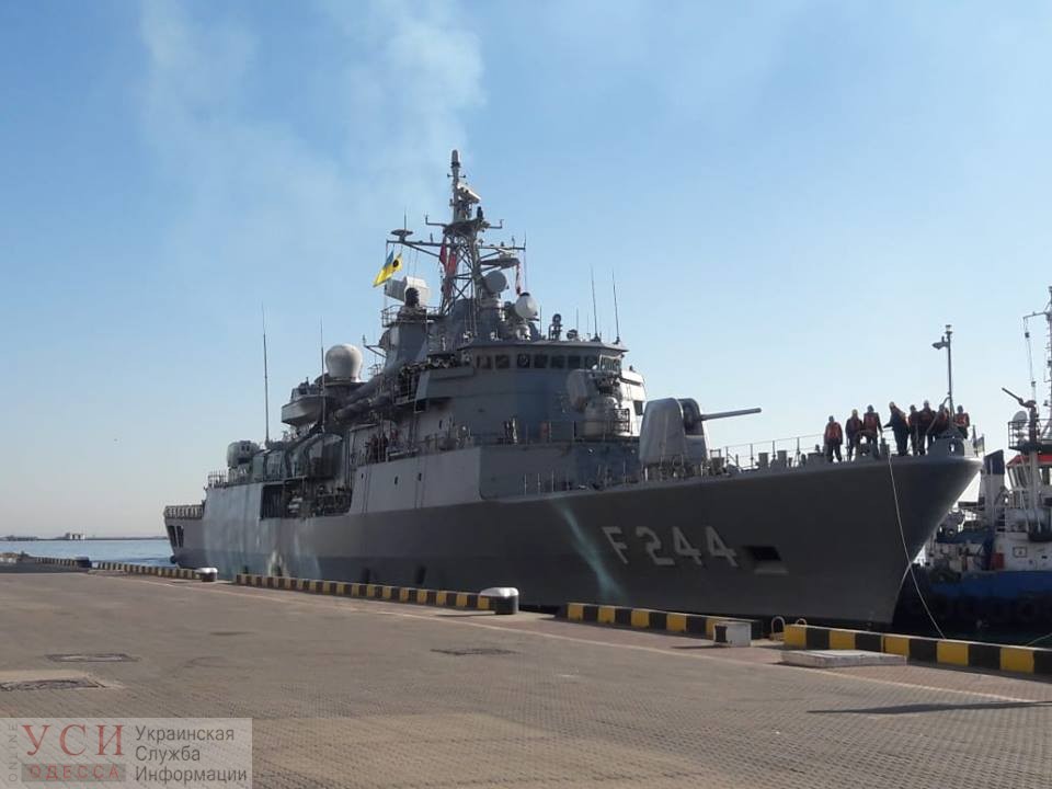 Турецкие военные корабли в порту приглашают одесситов на экскурсию «фото»