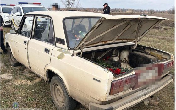 Стреляли по могилам и воровали цветы: полиция задержала компанию дебоширов на кладбище (фото) «фото»