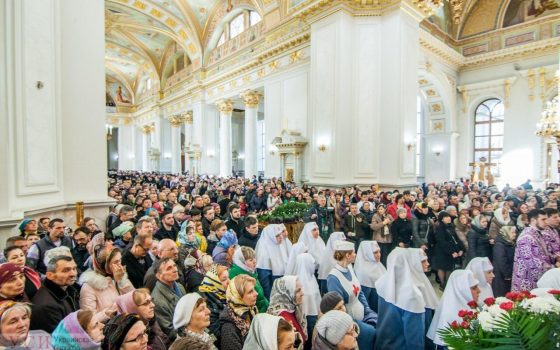 Крестный ход Московского патриархата заблокировал движение в центре Одессы (фото) usionline.com Крестный ход Московского патриархата заблокировал движение в центре Одессы (фото) «фото»