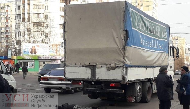 В больнице умер дорожник, которого сбила фура на трассе “Одесса – Киев” «фото»
