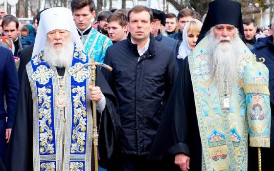 Агафангел включился в предвыборную борьбу: агитирует голосовать за тех, кто “поддерживает нашу каноническую церковь” (видео) «фото»