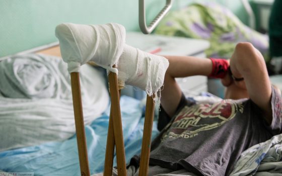 В Одессе с балкона выбросили гражданина Финляндии, у него сломаны обе ноги usionline.com В Одессе с балкона выбросили гражданина Финляндии, у него сломаны обе ноги «фото»