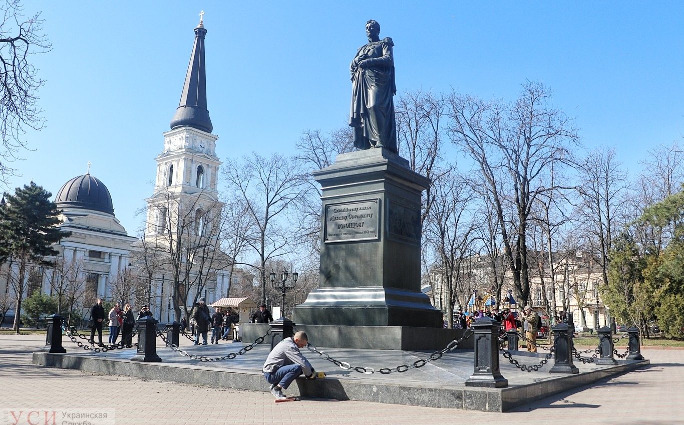 В центре Одессы памятник Воронцову отмоют и почистят за 3 дня и 135 тысяч гривен (фото) «фото»