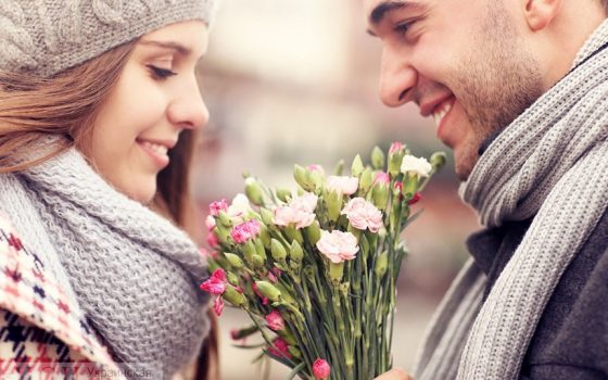 Последние романтики против последнего айфона – чего хотят одесситки на 8 марта (видео) «фото»