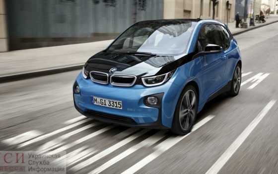 В Одессе хотят сделать цену на парковку электромобилей дешевле, чем остальных авто «фото»