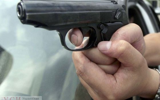 В Одессе водитель спорткара выстрелил в мужчину, обогнавшего его на дороге «фото»