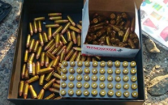 Одесские пограничники обнаружили более 200 патронов в машине, прибывшей из США (фото) usionline.com Одесские пограничники обнаружили более 200 патронов в машине, прибывшей из США (фото) «фото»