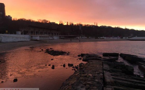 Над Одессой удивительно красивый закат и радуга (фото, видео) «фото»