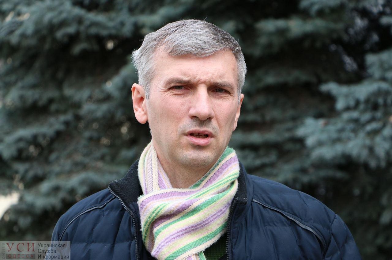 На активиста Михайлика подал в суд застройщик “Золотого берега”: обиделся на обвинения в мошенничестве (фото) «фото»