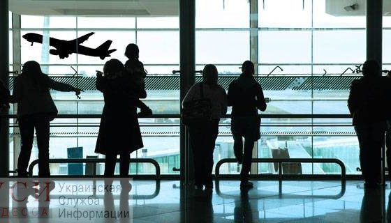 Одесситка уже год судится с авиакомпанией: отменой рейса ей испортили 8 марта «фото»