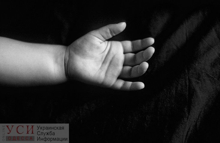 В Одесской области женщина выбросила своего новорожденного ребенка в выгребную яму «фото»
