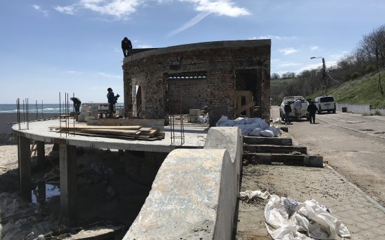 На набережной 13-й станции Фонтана начались строительные работы – за короткое время строители возвели двухэтажный комплекс (фото) «фото»