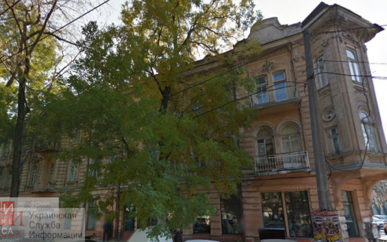В Одессе приватизируют значительную часть особняка на Троицкой, где не так давно уничтожили исторические двери «фото»