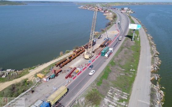 Подрядчик приступил к многострадальному ремонту аварийного моста через Хаджибейский лиман (фото) usionline.com Подрядчик приступил к многострадальному ремонту аварийного моста через Хаджибейский лиман (фото) «фото»