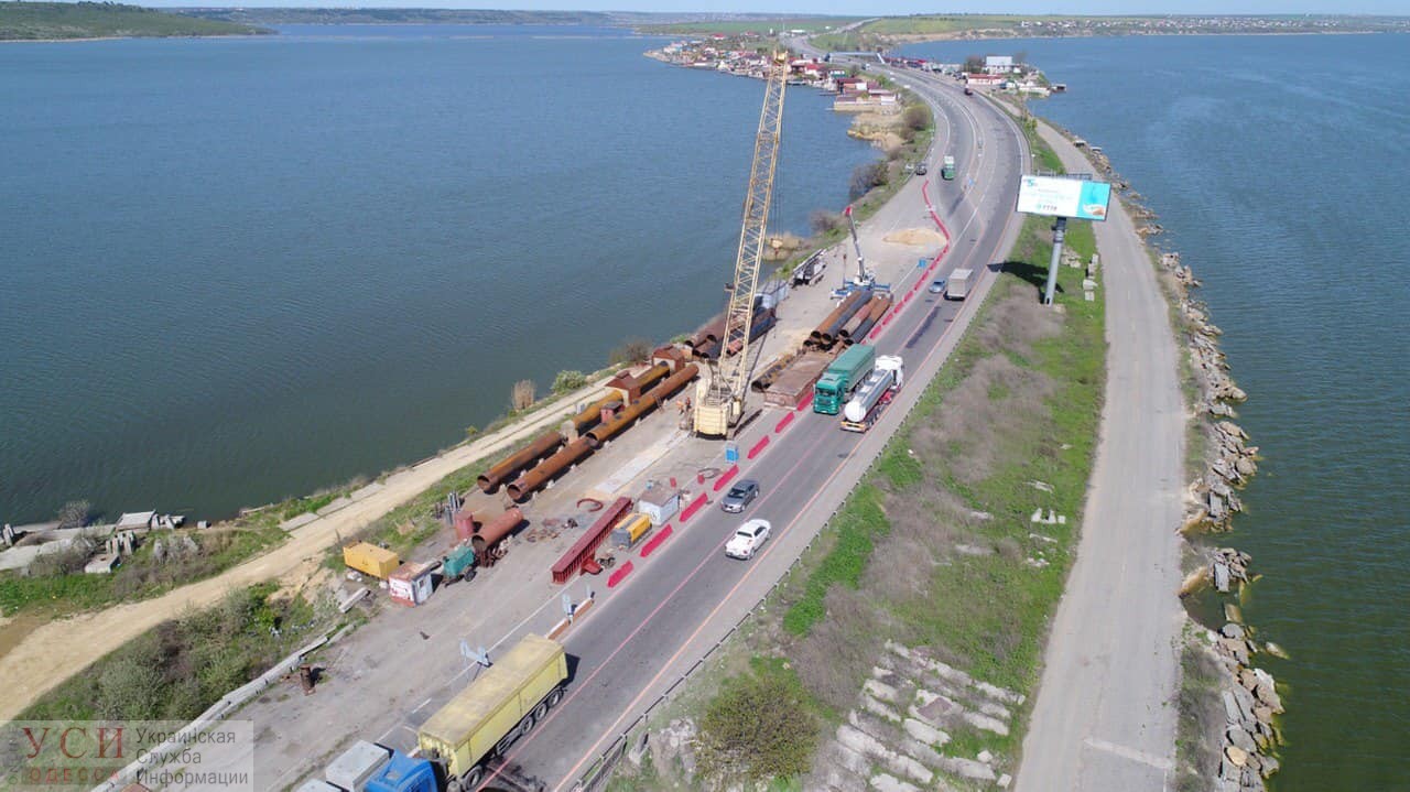 Подрядчик приступил к многострадальному ремонту аварийного моста через Хаджибейский лиман (фото) «фото»