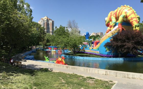 На городских праздниках не будут использовать надувные горки, после того, как одна из них чуть не задавила детей usionline.com На городских праздниках не будут использовать надувные горки, после того, как одна из них чуть не задавила детей «фото»