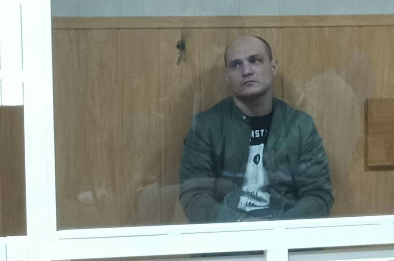«Я их не добивал, я им помогал»: мужчину, который избивал нацгвардейцев после ДТП, отправили в СИЗО на 2 месяца (фото) usionline.com «Я их не добивал, я им помогал»: мужчину, который избивал нацгвардейцев после ДТП, отправили в СИЗО на 2 месяца (фото) «фото»