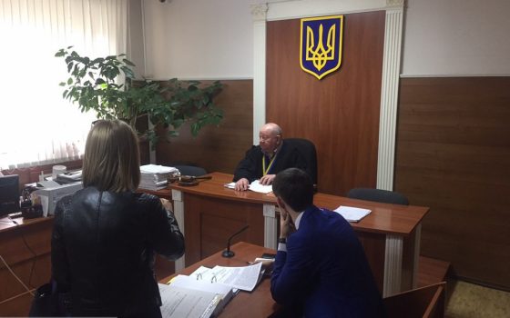 В Одессе прокурора, которого подозревают во взятке в 10 тысяч долларов, отправили в СИЗО (фото) «фото»