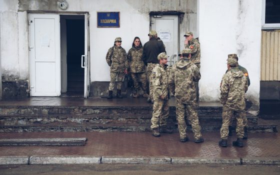 Не фронтовые будни бойцов одесской 28-й мехбригады (фоторепортаж) «фото»