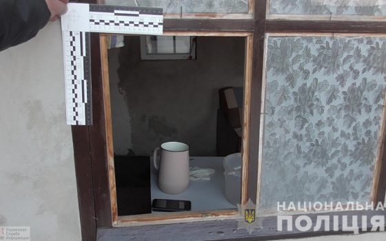 В Тарутинском районе грабители в масках ворвались в дом пенсионерки и забрали 10 тысяч долларов (фото) «фото»