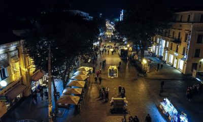 Ночная Дерибасовская: яркая вечерняя жизнь главной улицы Одессы (таймлапс) «фото»