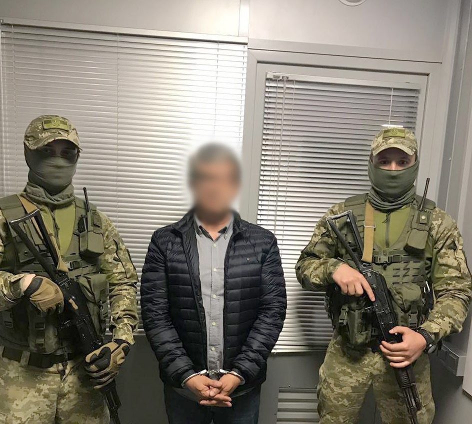 В Одесском аэропорту задержан наркоторговец, который находился в международном розыске «фото»