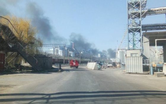 В порту Черноморска горит серный комплекс ОБНОВЛЕНО (фото, видео) «фото»
