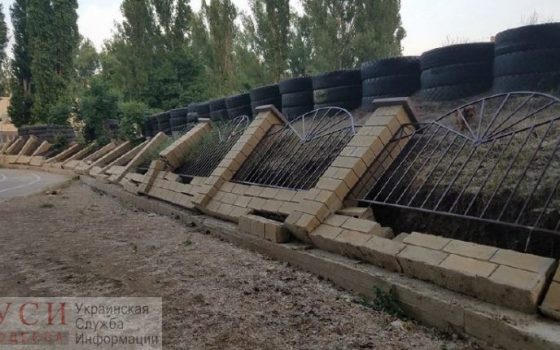 В школе на Таирова, где “воевали” против забора, обнаружили многомиллионную растрату средств «фото»