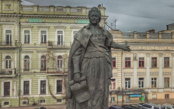 Памятник Екатерине II и основателям оставят на Екатерининской площади после 10 лет судов с требованием переноса «фото»