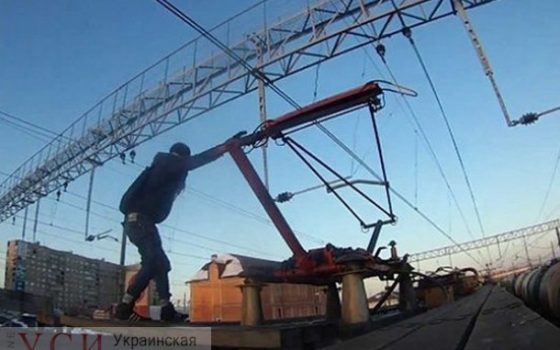 Еще один подросток получил сильнейший удар током на крыше железнодорожного вагона «фото»