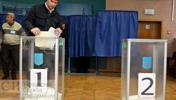 В Овидиопольском районе мужчина агитировал жителей голосовать за “своего” кандидата «фото»