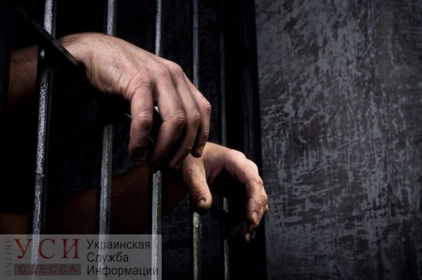 Бывший полицейский за грабеж в Одесской области получил 8 лет тюремного заключения «фото»