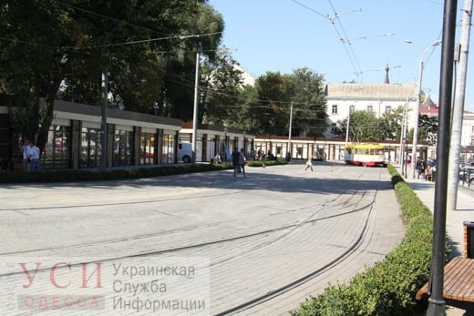 На Старосенной площади трамвай столкнулся с маршруткой и заблокировал движение «фото»