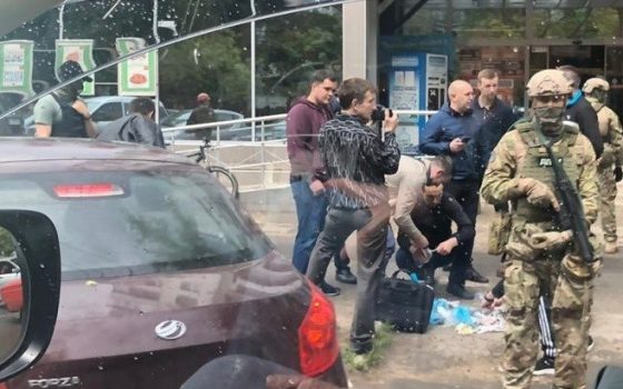 На Таирова проходит спецоперация “Дозор”: спецназовцы задерживают контрабанду наркотиков (фото) usionline.com На Таирова проходит спецоперация “Дозор”: спецназовцы задерживают контрабанду наркотиков (фото) «фото»