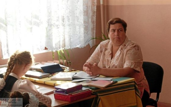 Школа Беляевки просит отказаться учеников от цветов на последний звонок и подарить учительнице “жизнь” usionline.com Школа Беляевки просит отказаться учеников от цветов на последний звонок и подарить учительнице “жизнь” «фото»