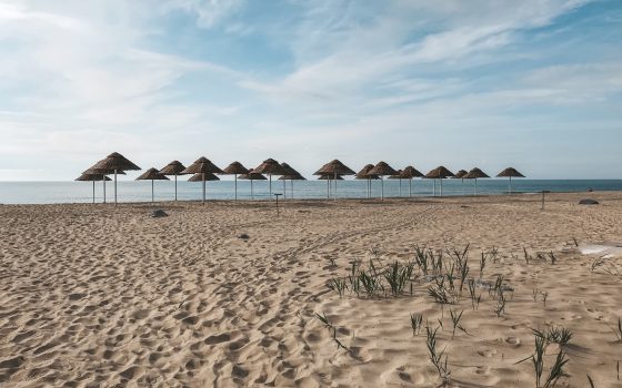 Лето близко: как Каролино-Бугаз готовится к туристическому сезону (фоторепортаж) «фото»