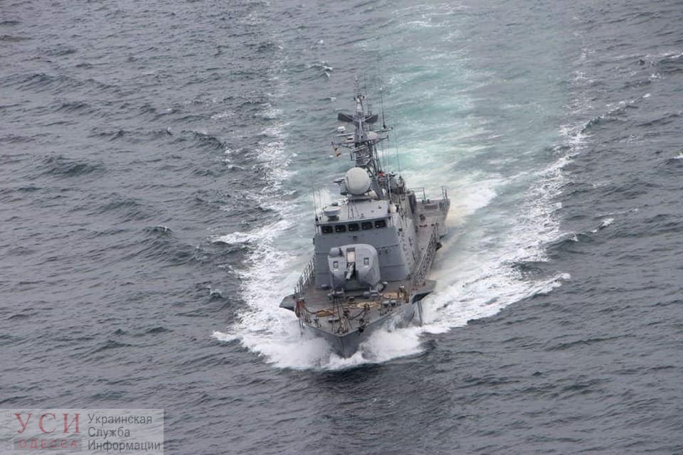 Британский корабль-разведчик и ракетный катер ВМСУ без ракет провели учения в акватории Черного моря (фото) «фото»