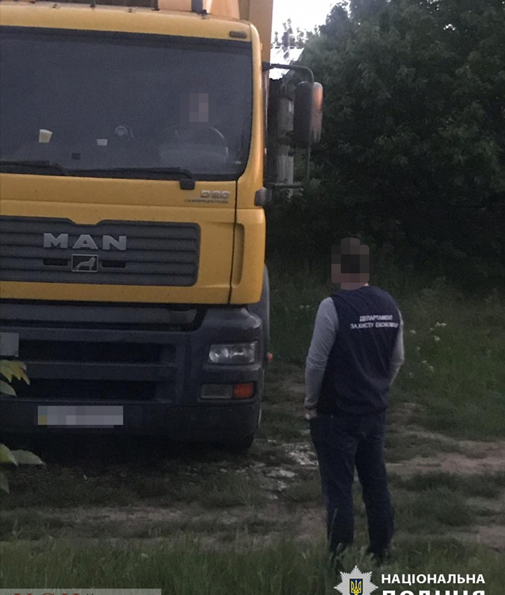 В Одесской области задержали 10 тонн нелегального спирта (фото) «фото»