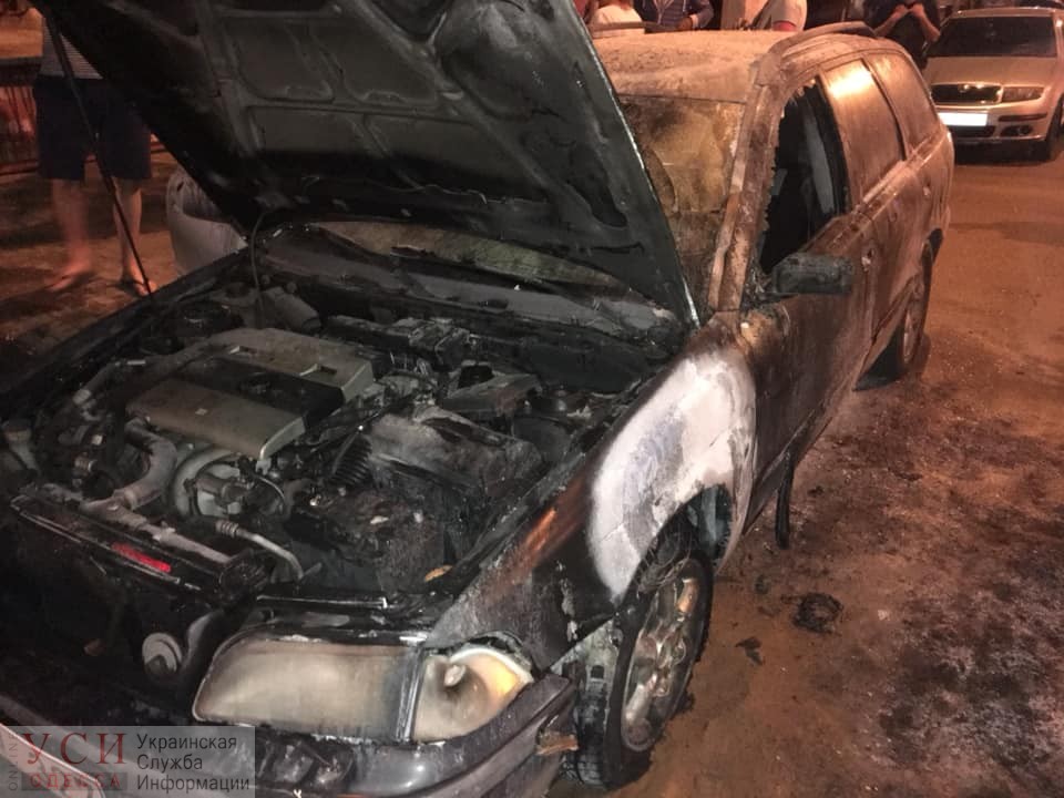 Главреду Дорожного контроля Одессы сожгли автомобиль (фото) «фото»
