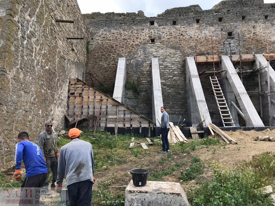 Медленно, но уверенно: в Аккерманской крепости возобновились ремонтные работы «фото»