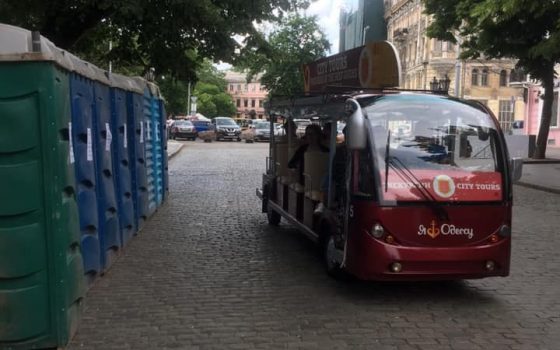 Стало известно, почему на Дерибасовской появилось так много туалетов  (фото, видео) «фото»