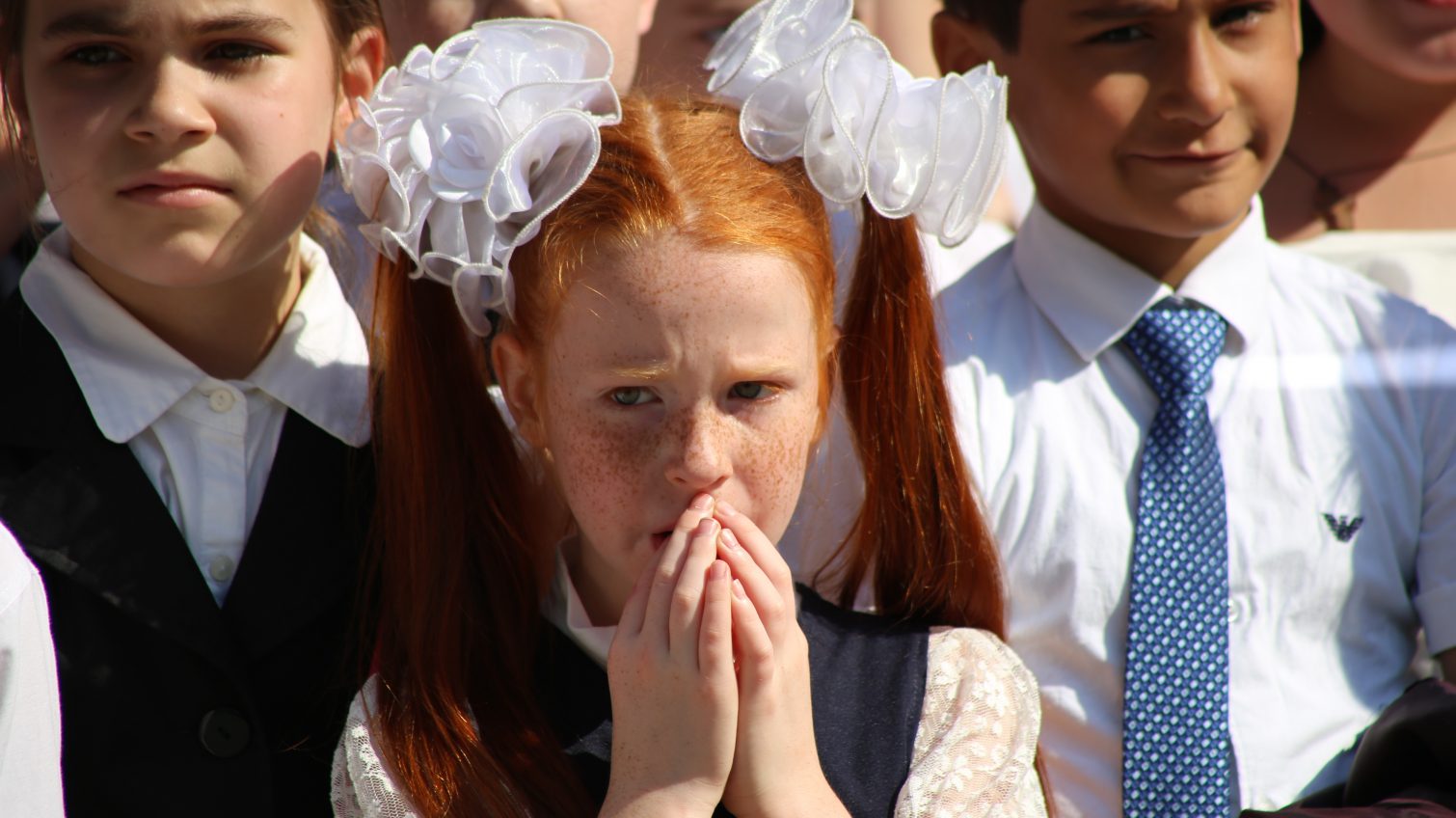 Слезы и радость: в Одессе отпраздновали последний звонок (фоторепортаж) «фото»