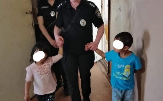 Полиция проверила “гостиницу” на Привозе: двоих детей увезли в больницу (фото) «фото»